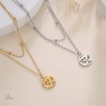 Accessoire spirituel Om, amulette de chance hindoue