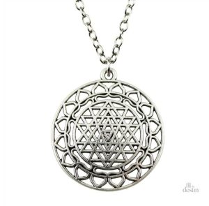 Amulette porte-bonheur au shri yantra, symbole de prospérité