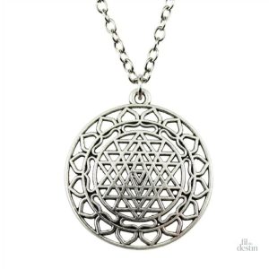 Amulette porte-bonheur au shri yantra, symbole de prospérité
