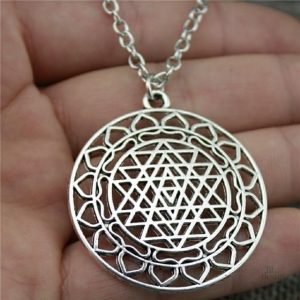 Accessoire spirituel shri yantra, amulette bénéfique unique