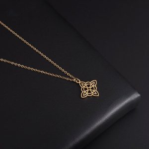Bijou amulette inspiré des symboles de la triple déesse
