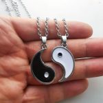 Amulette symbolique Taijitu, design élégant et équilibré
