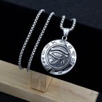 Symbole de protection : amulette œil d'Horus en design unique