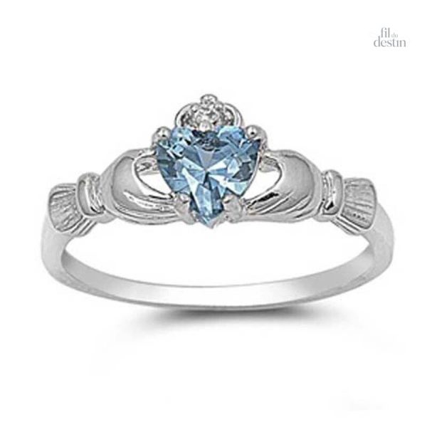 Symbolique irlandaise : anneau Claddagh en bijou
