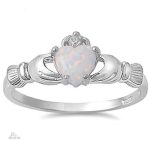 Anneau traditionnel Claddagh, un trésor irlandais