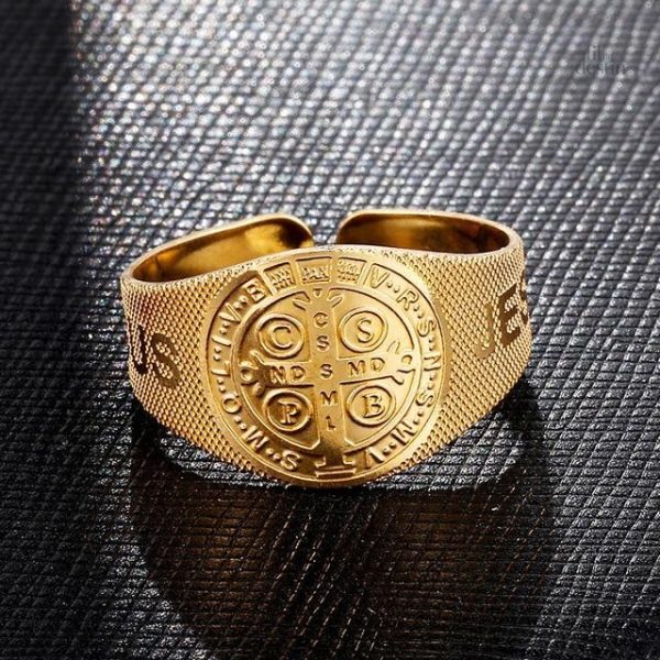 Accessoire religieux : médaille Saint Benoit en bague