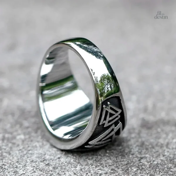 Symbole viking Aegishjalmur, bague artisanale unique