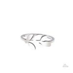 Bague délicate aux feuilles de laurier pour un style raffiné