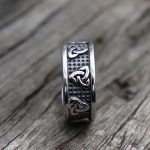 Bague triquetra, accessoire porte-bonheur moderne et stylé