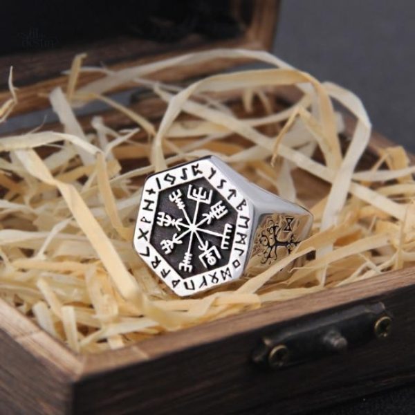 Bague porte-bonheur avec gravure Vegvisir