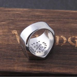 Bijou symbolique Vegvisir pour guidance