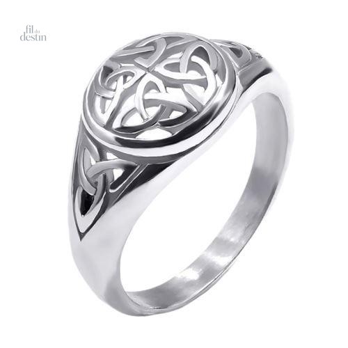 bague-composee-de-triquetra-1 Bague triquetra porte-bonheur en design élégant