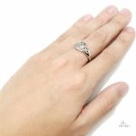 Bague porte-bonheur triquetra, un bijou spirituel unique