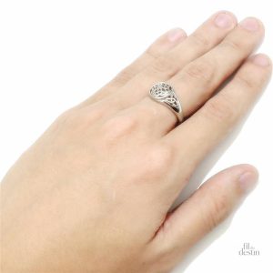 Bague porte-bonheur triquetra, un bijou spirituel unique