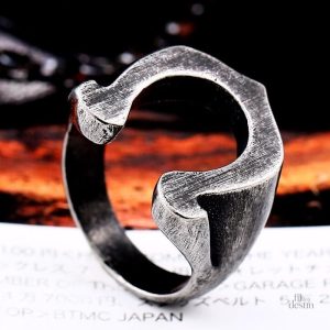 Bague primitive en fer à cheval, design authentique