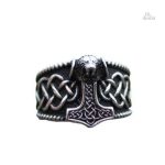 Bague Mjolnir, symbole de protection et de force