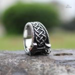 Bague en hommage au célèbre marteau de Thor