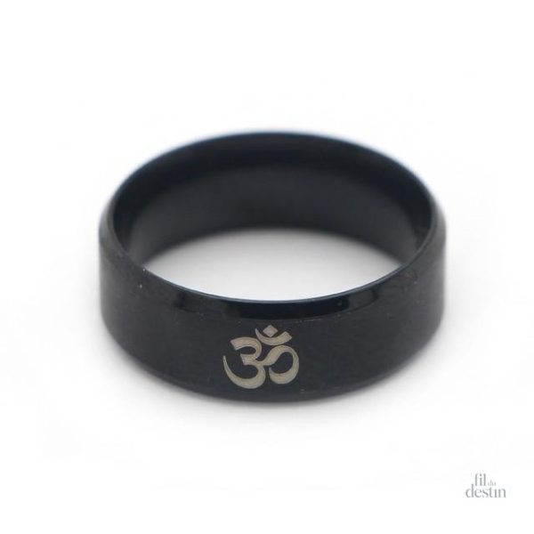 Bague porte-bonheur au design contemporain et élégant