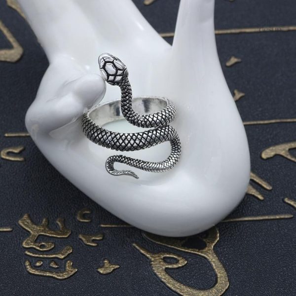 Bague serpent porte-bonheur, ajout précieux à votre collection