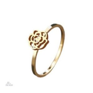 Bague fine rose anglaise, bijoux porte-bonheur délicats.