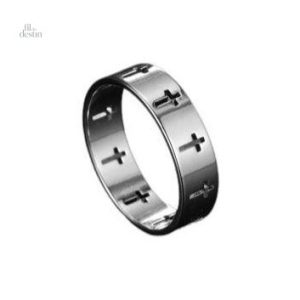 Bague gravée croix chrétienne en métal, symbole spirituel