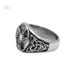 Bague porte-bonheur avec croix celtique unique