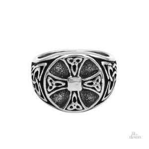 Bijou celtique en forme de croix porte-bonheur