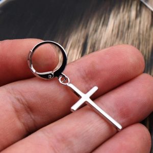 Bijoux porte-bonheur en forme de croix, finition métallique