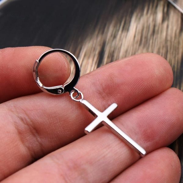 Bijoux porte-bonheur en forme de croix, finition métallique