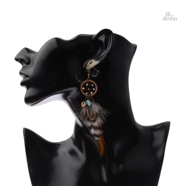 Accessoire mode plumes, touche ethnique raffinée