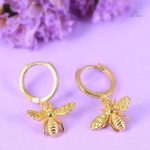 Accessoire de mode : boucles d'oreilles abeilles chic
