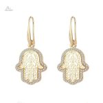 Boucles d'oreilles serties de la main de Fatma, symbole porte-bonheur
