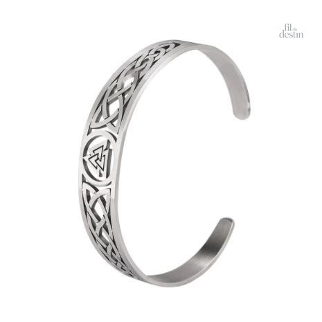 bracelet-au-valknut-nordique-stylise-1 Bracelet au valknut nordique stylisé, symbole de protection et de force