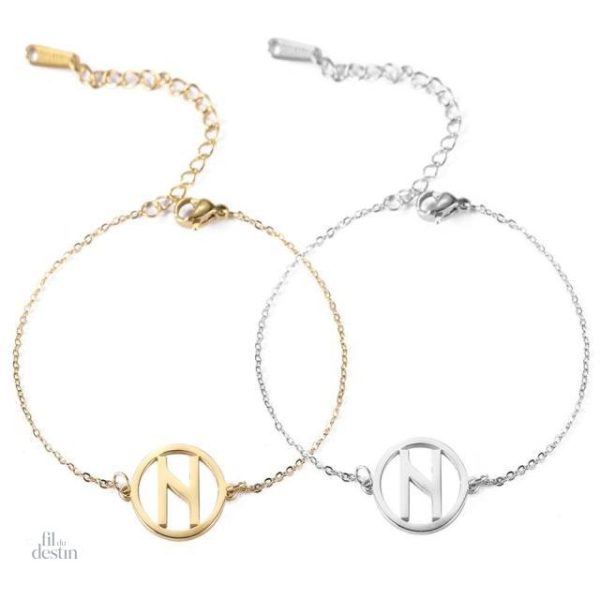 Bracelet en cuir avec runes nordiques