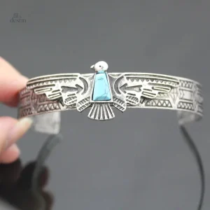 Accessoire porte-bonheur avec motif d'oiseau-tonnerre