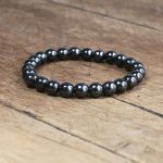Bracelet en pierre magnétite, accessoire spirituel essentiel