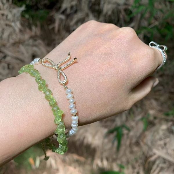 Élégant bracelet péridot, symbole de chance et d'amour
