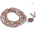 Accessoire porte-bonheur en graines d'eucalyptus
