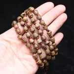 Élégant bracelet en graines, source de bien-être