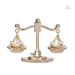 Broche Thémis, symbole de justice et d'équilibre