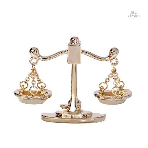 broche-de-la-balance-de-themis-1 Broche Thémis, symbole de justice et d'équilibre