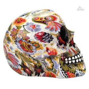 Tête de mort mexicaine ornée de motifs floraux