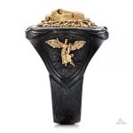 Chevalière élégante avec tête de lion, style unique