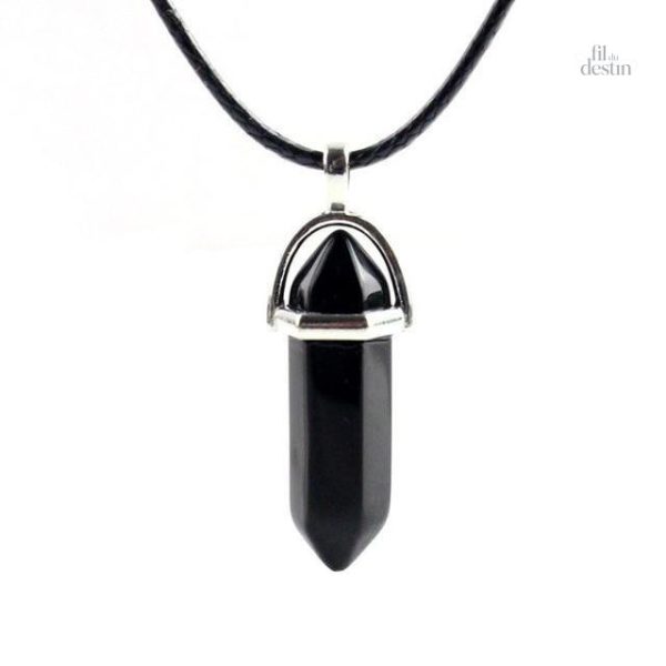 Accessoire de mode : collier avec cristal poli