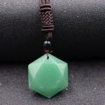 Collier au dodécaèdre, talisman pour l'équilibre
