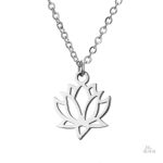 Pendentif lotus en fleur, symbole de porte-bonheur