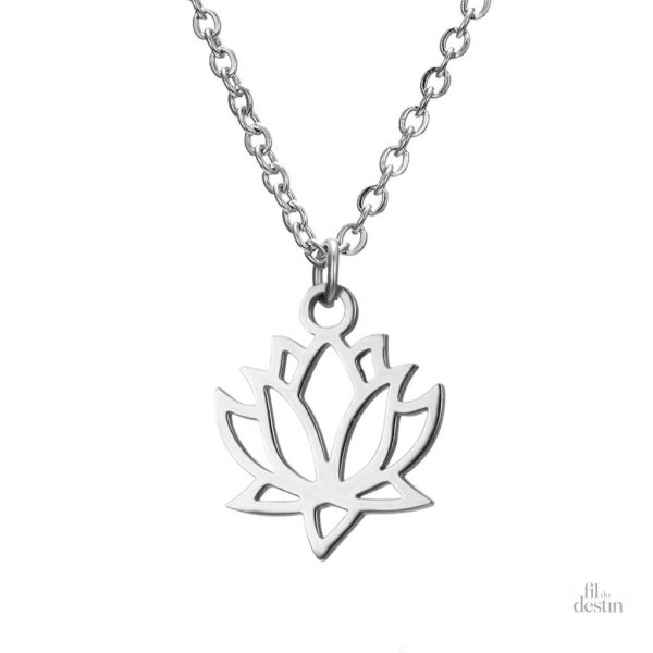 Pendentif lotus en fleur, symbole de porte-bonheur