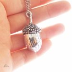 Collier unique avec pendentif en gland, charme et protection