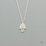 Bijou main de Fatma, style court et contemporain