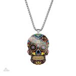 Collier avec crâne coloré, style folklorique